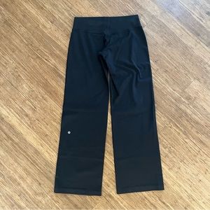 Lululemon Black Wide Leg Lowrise Pull On Pant, Sz 8